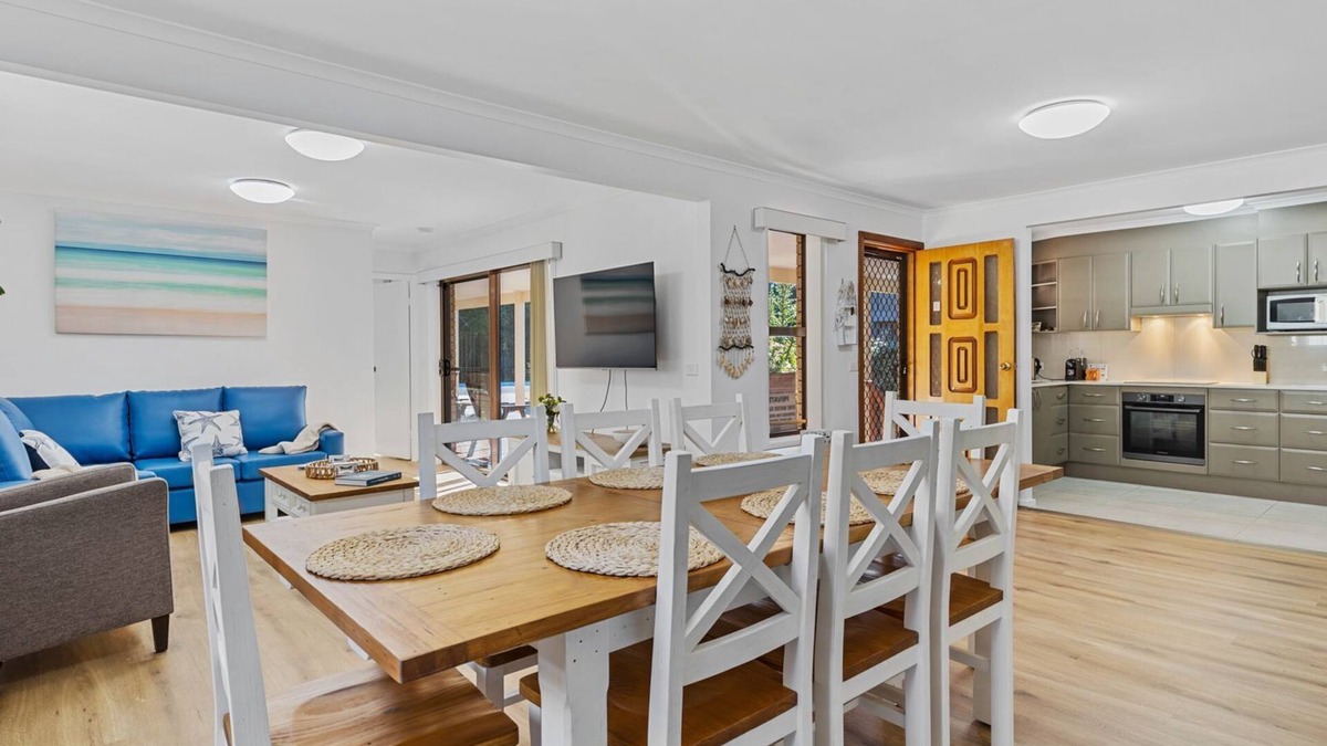 Tomakin House | Winnies on Sunpatch. Gorgeous, pet friendly home in fantastic location
