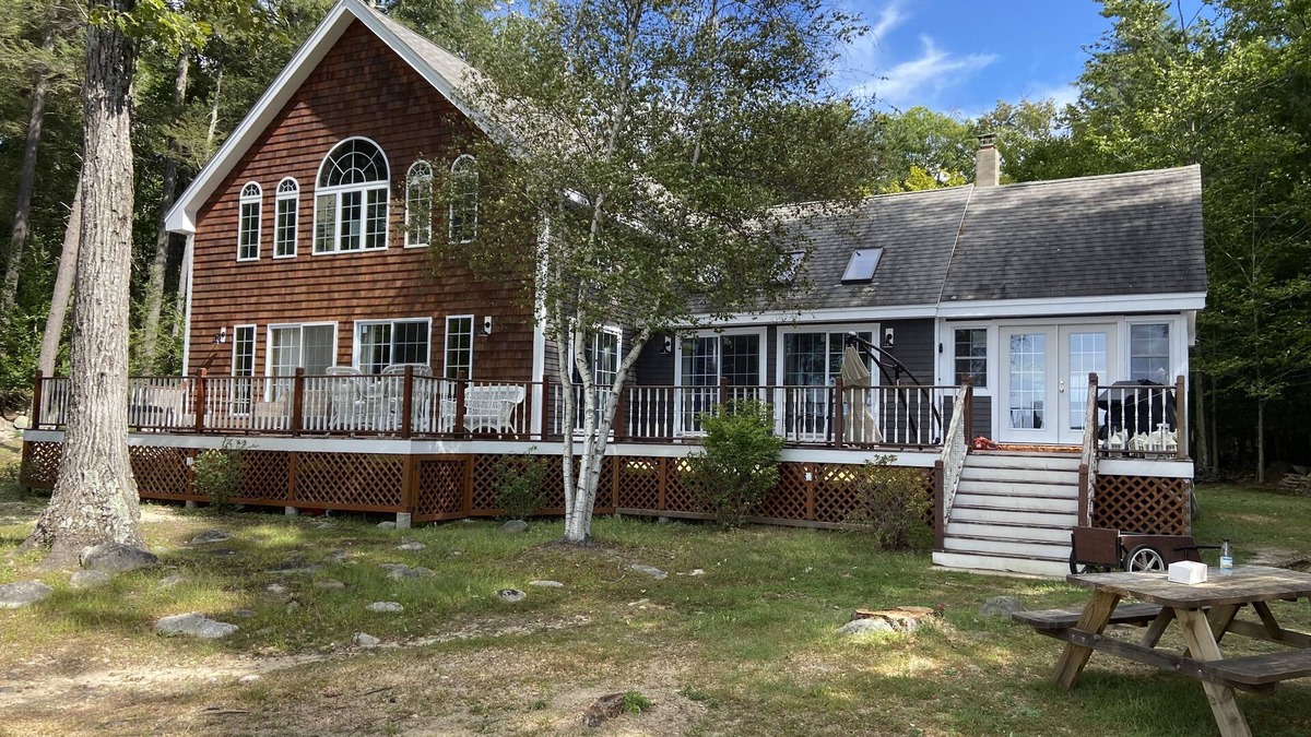 Moultonborough House | Winnipesaukee, 4BR Dow Island Waterfront, Beach, Spectacular Sunsets, Need Boat