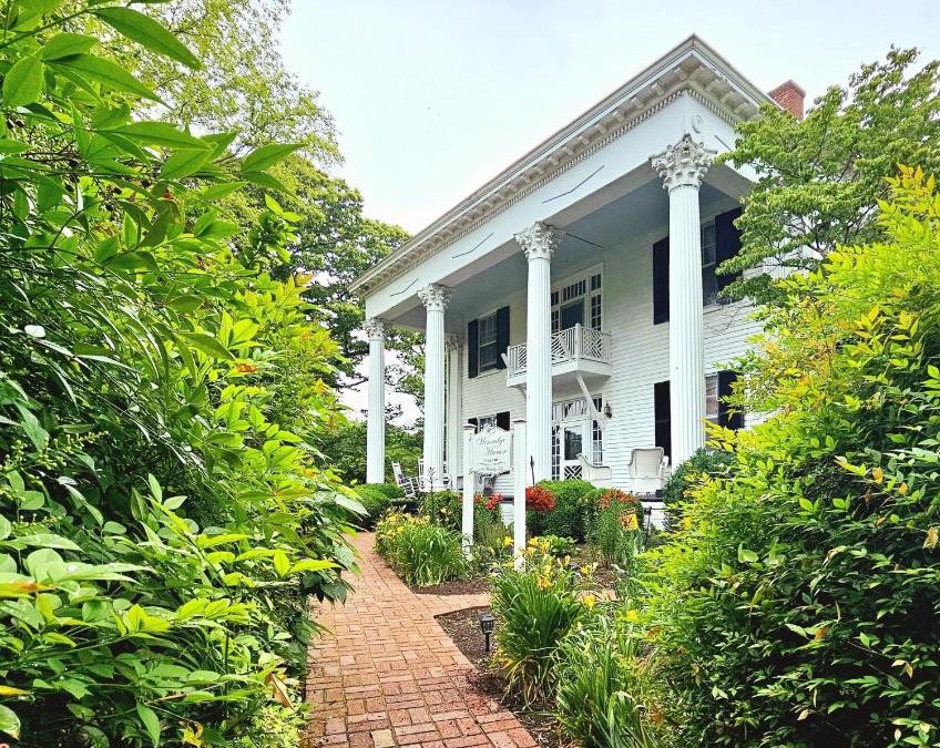 Madison Heights Bed & Breakfast | Winridge Manor