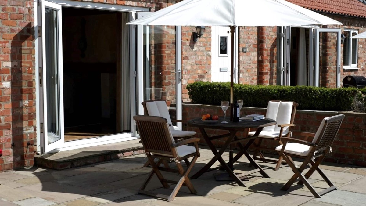 Driffield Cottage | Winsall Court I.Barn Conversions On The Edge Of The Yorkshire Wolds.
