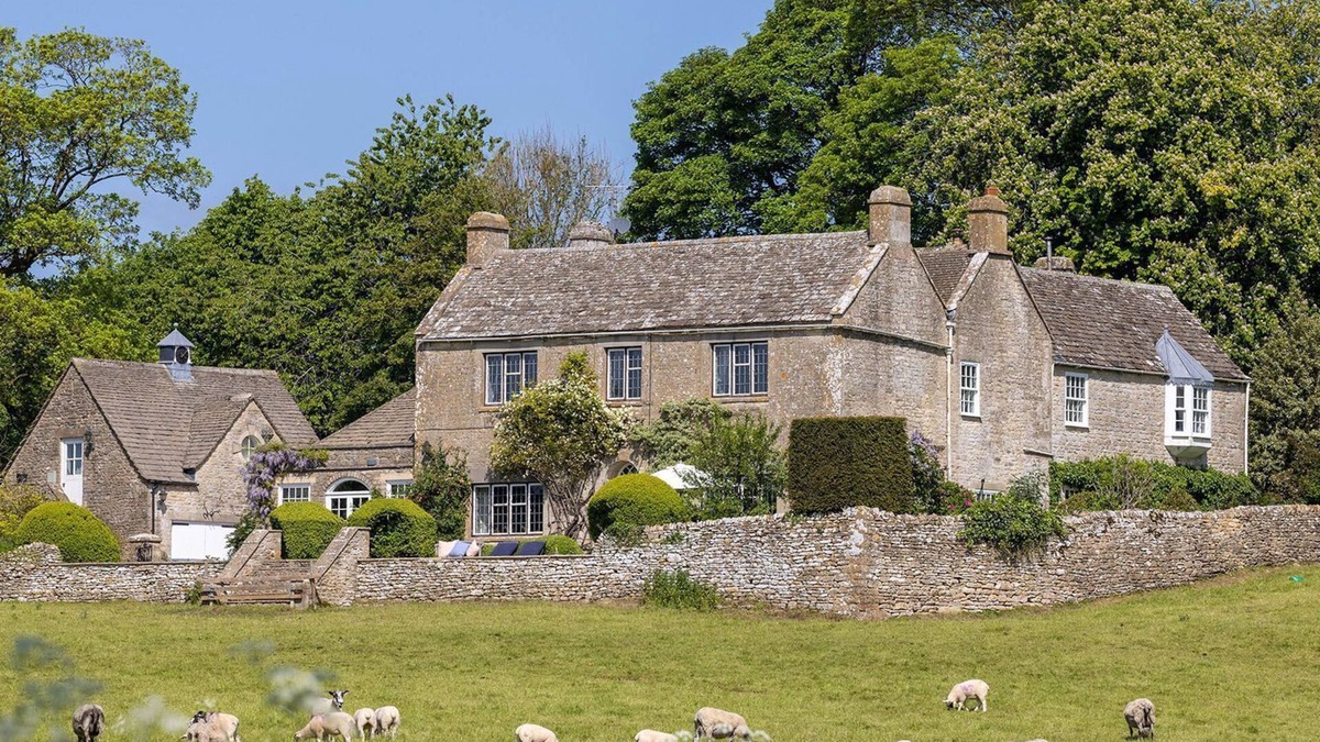 Elkstone Cottage | Winstone Glebe House - sleeps 12 guests in 6 bedrooms