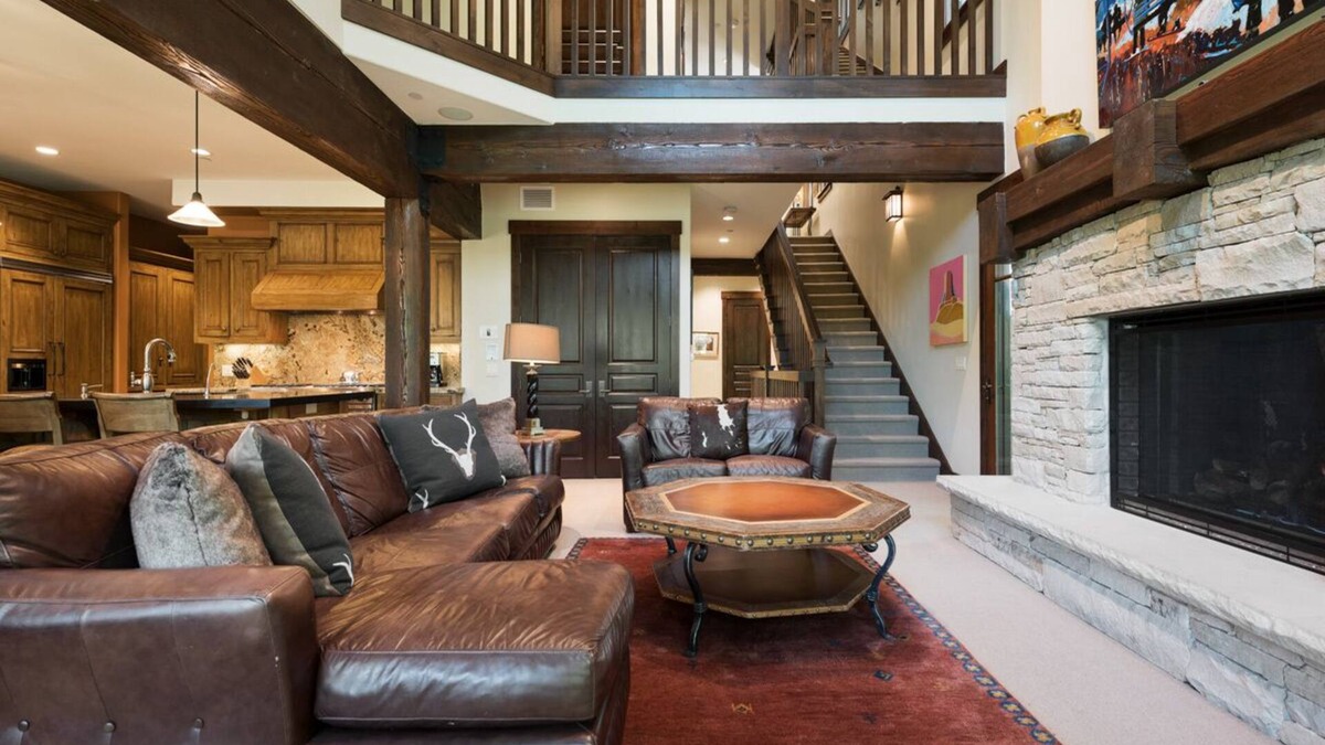 North Park City Cottage | Winter Dates Available! Glorious Cottage, Silver Star #15, with Private Hot Tub