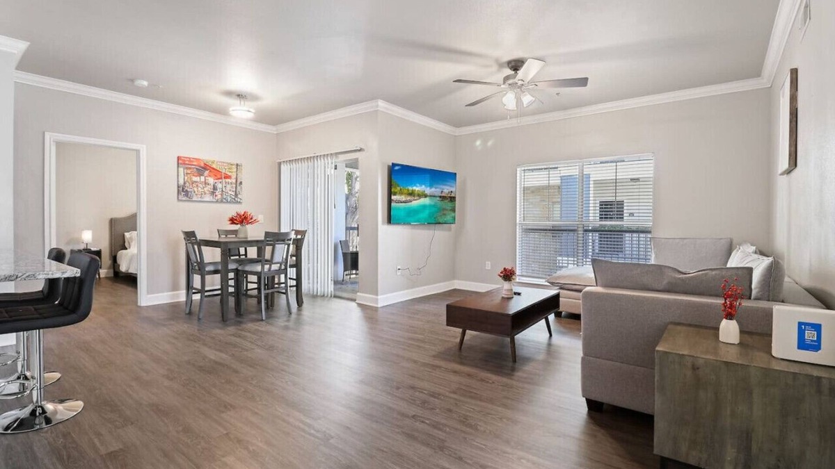 Sugar Land Apartment | Winter Modern Stay: Family & Corporate Friendly