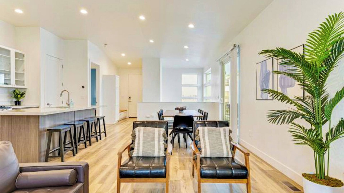 Bluffdale House | Winter Retreat-Hot Tub, Shuffle Board, Pool Table