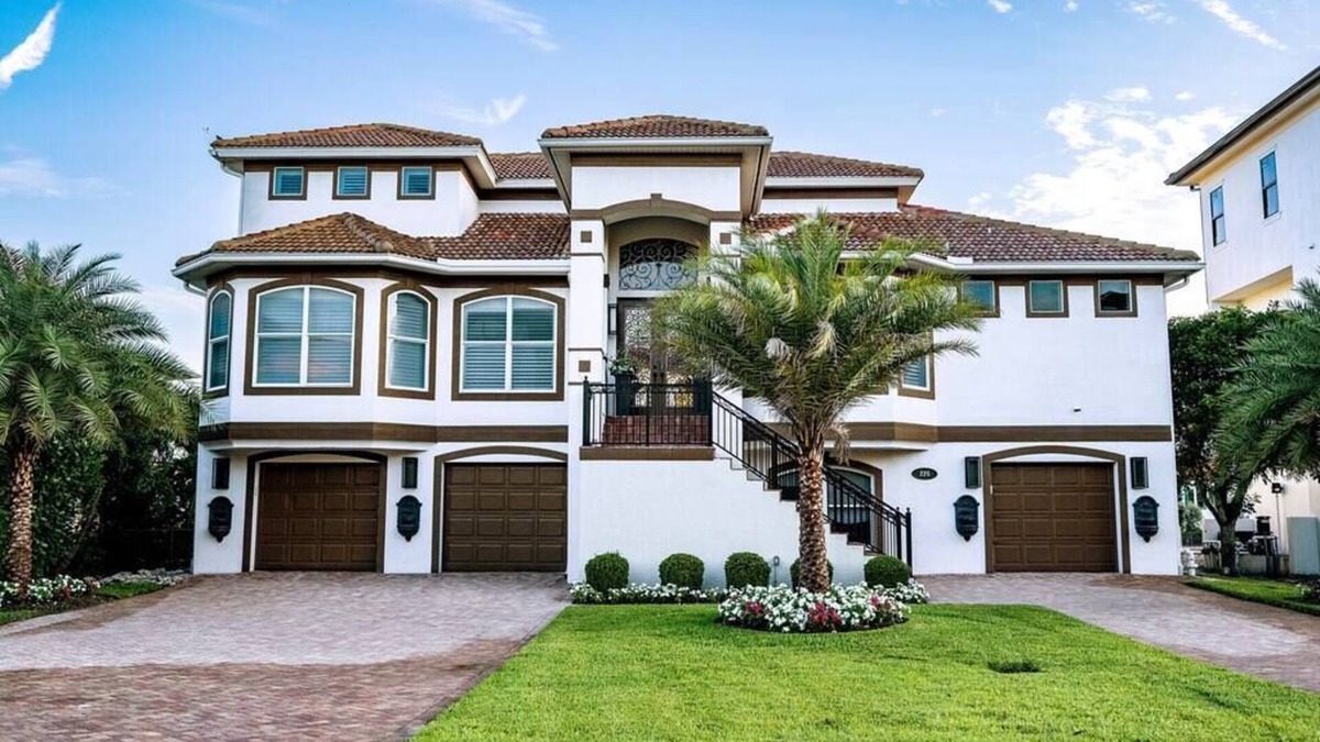 Vanderbilt Beach House | Winterwind- A Water Lovers Oasis