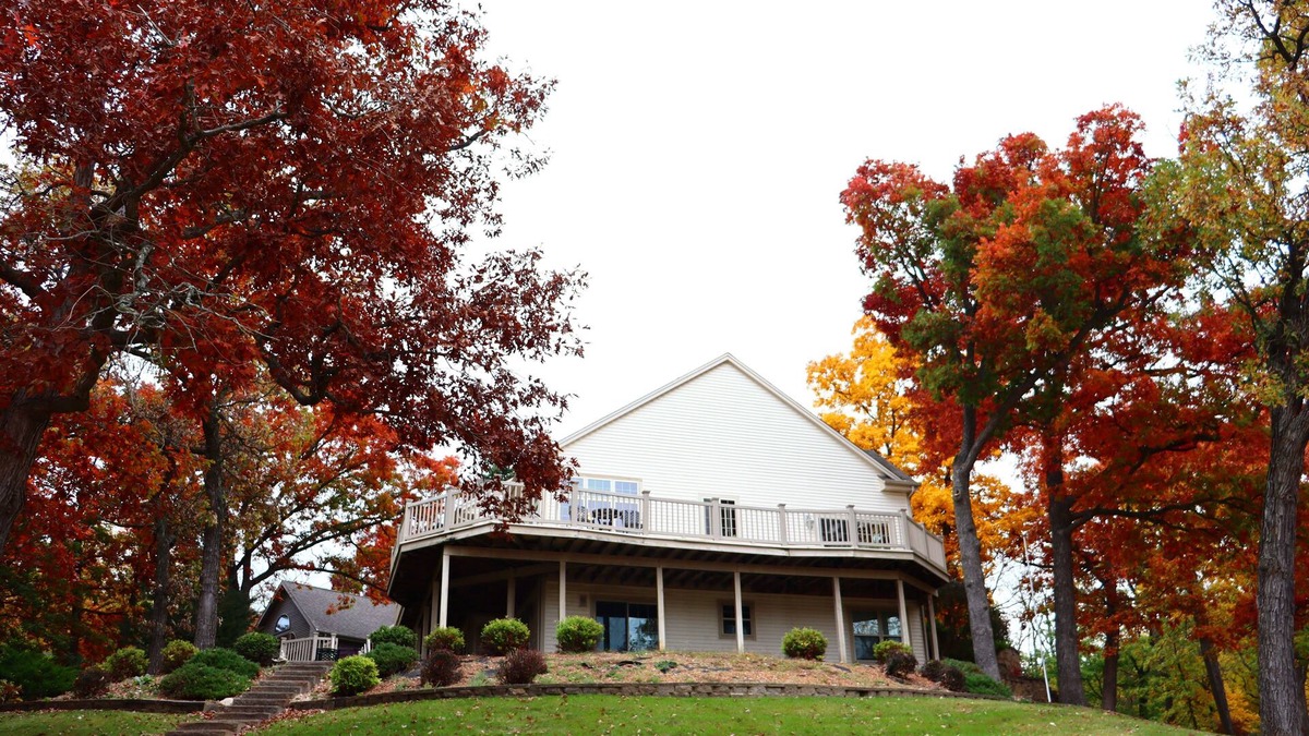 Lauderdale Lakes House | Wisconsin lake living does not get any better than this!