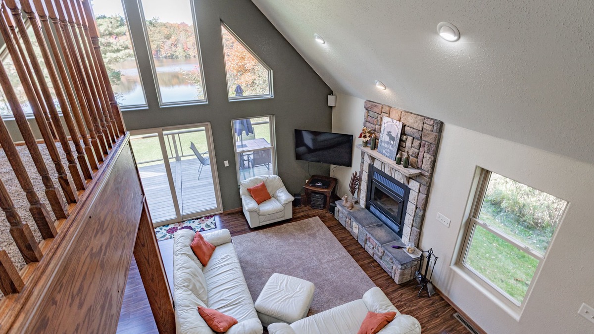 Merrill House | Wisconsin River Retreat, south of Tomahawk, 35 min to Granite Peak, King Bed!