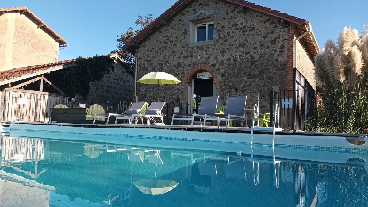 Adriers Cottage | Wisdom Gites - Lime Tree View cottage with pool, WiFi, garden and parking