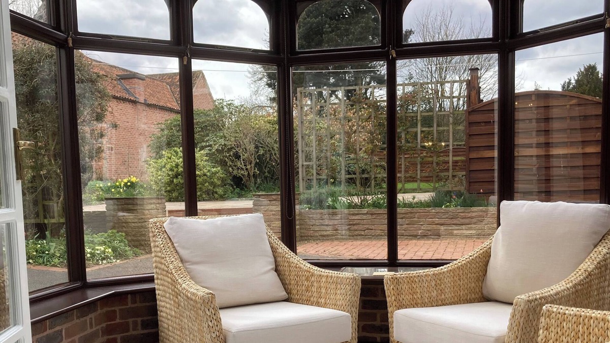 Kneesall Cottage | WISTERIA COTTAGE, family friendly in Sherwood Forest