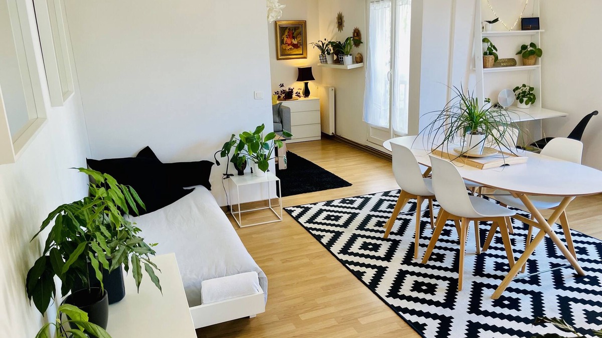 Cauderan Apartment | With family in Bordeaux.