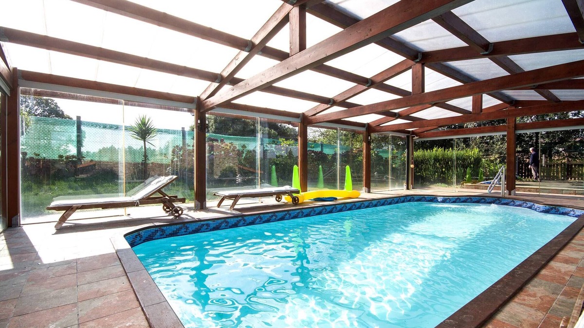 Sar House | With pool and private estate