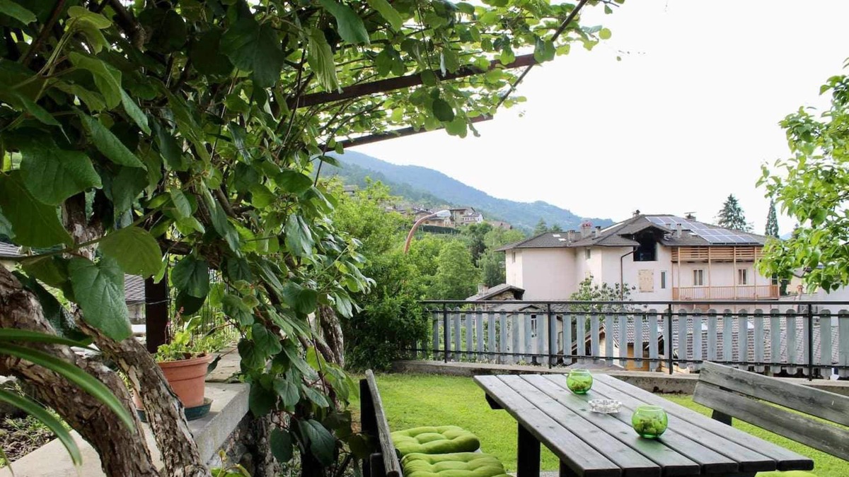 Scurelle Apartment | With view on the lake of Calceranica