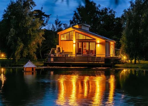 Frampton Resort | Woad Mill Lakeside Lodges