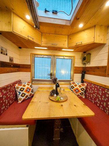 Glarus Apartment | Wohnen im Truck auf Rädern