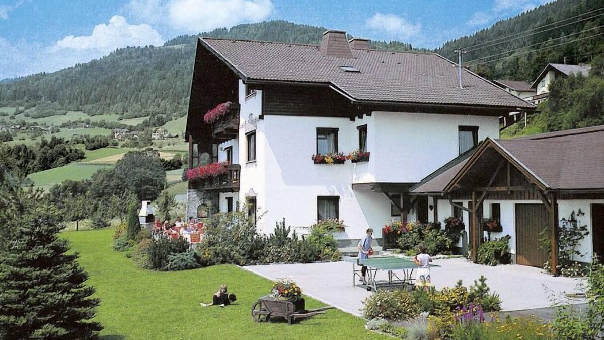 Agsdorf Apartment | Wohnung Nr. 3 oder 4 by Interhome