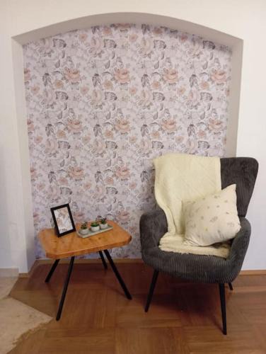 Lank-Latum Apartment | Wohnung im Grünen in Messenähe