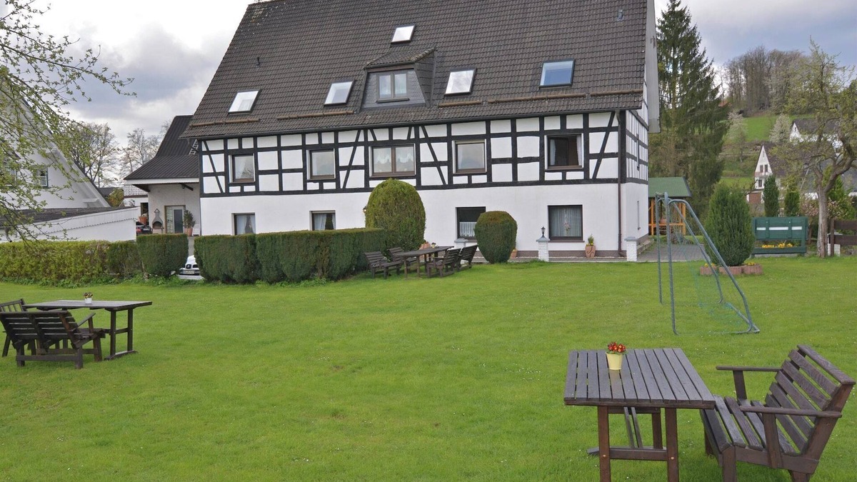 Silbecke Apartment | Wohnung in Silbecke mit Pool und Wald