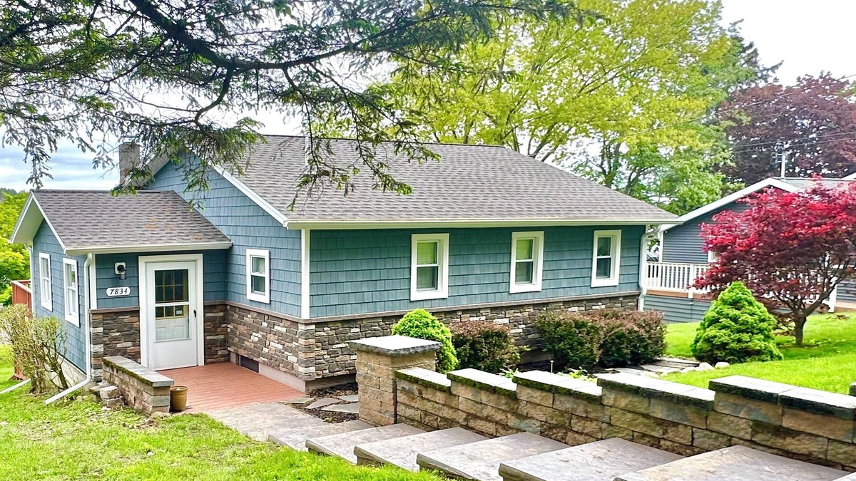 Wolcott Cottage | WOLCOTT NY Waterfront cottage rental on Port Bay seasonal available 2025