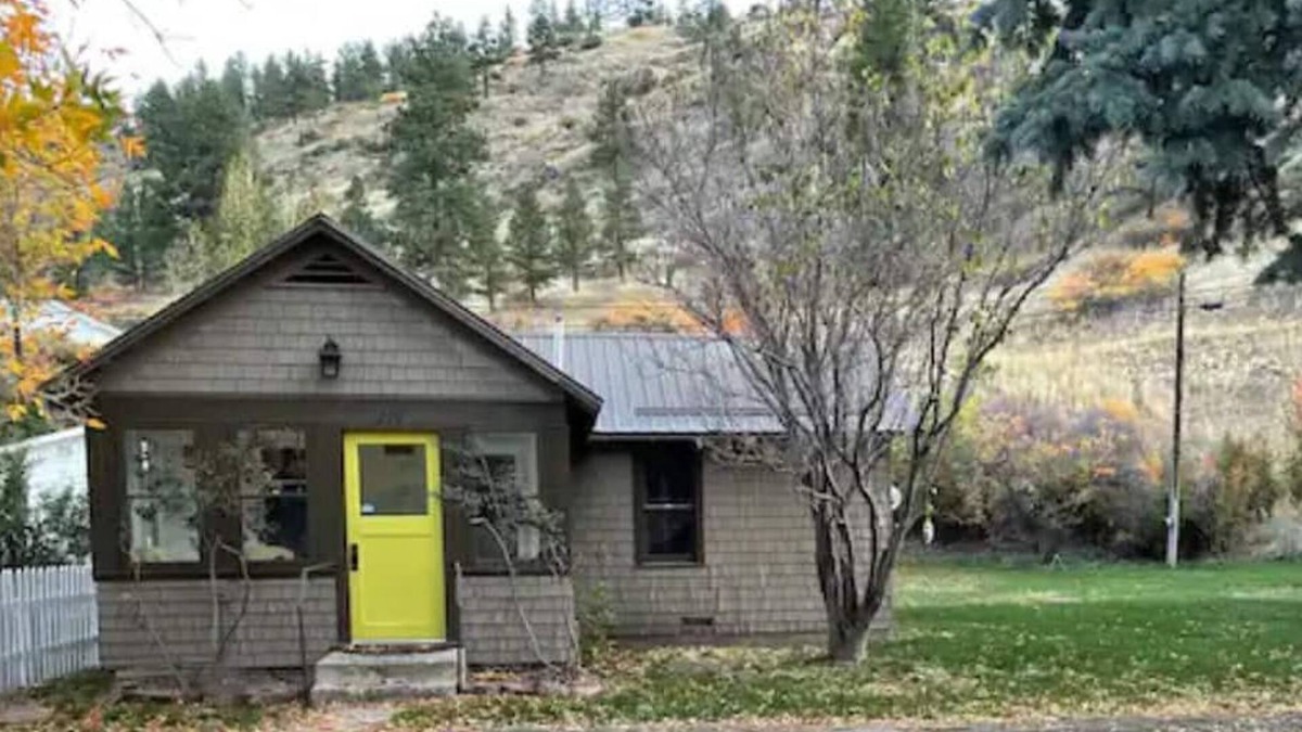 Wolf Creek House | Wolf Creek Cottage- Close to Missouri River