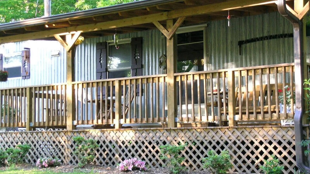 Ararat House | Wolf Creek Farm ~ For a 'Howling' Good Time!