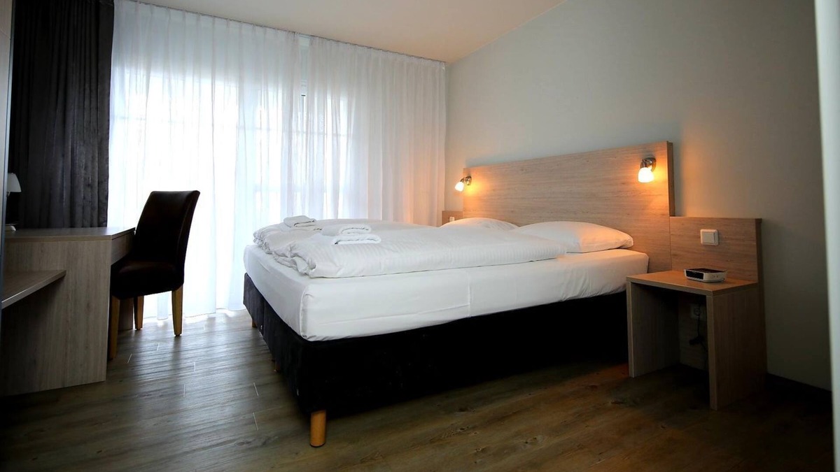 Stolpe Apartment | Wolgast LH-108 - Spacious vacation apartment Landhof Wolgast LH-108 in a quiet location