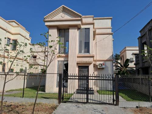 Vada Villa | Wollywood, Wada