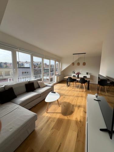 Sint-Lambrechts-Woluwe Apartment | Wolu Flat - Entire housing