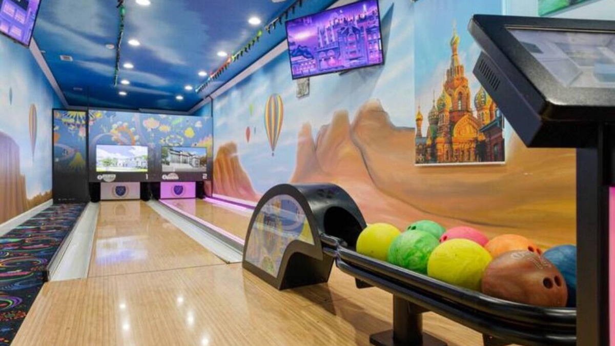 Kissimmee House | Wonder Bowling Villa, sleeps 40, 10 MINS FROM DISNEY!