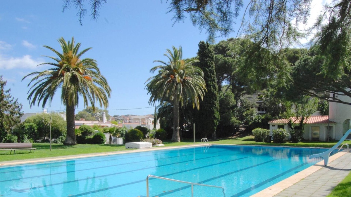 Sant Amanc Villa | WONDERFULL VILLA WITH BBQ, POOL AND SPORTS AREA