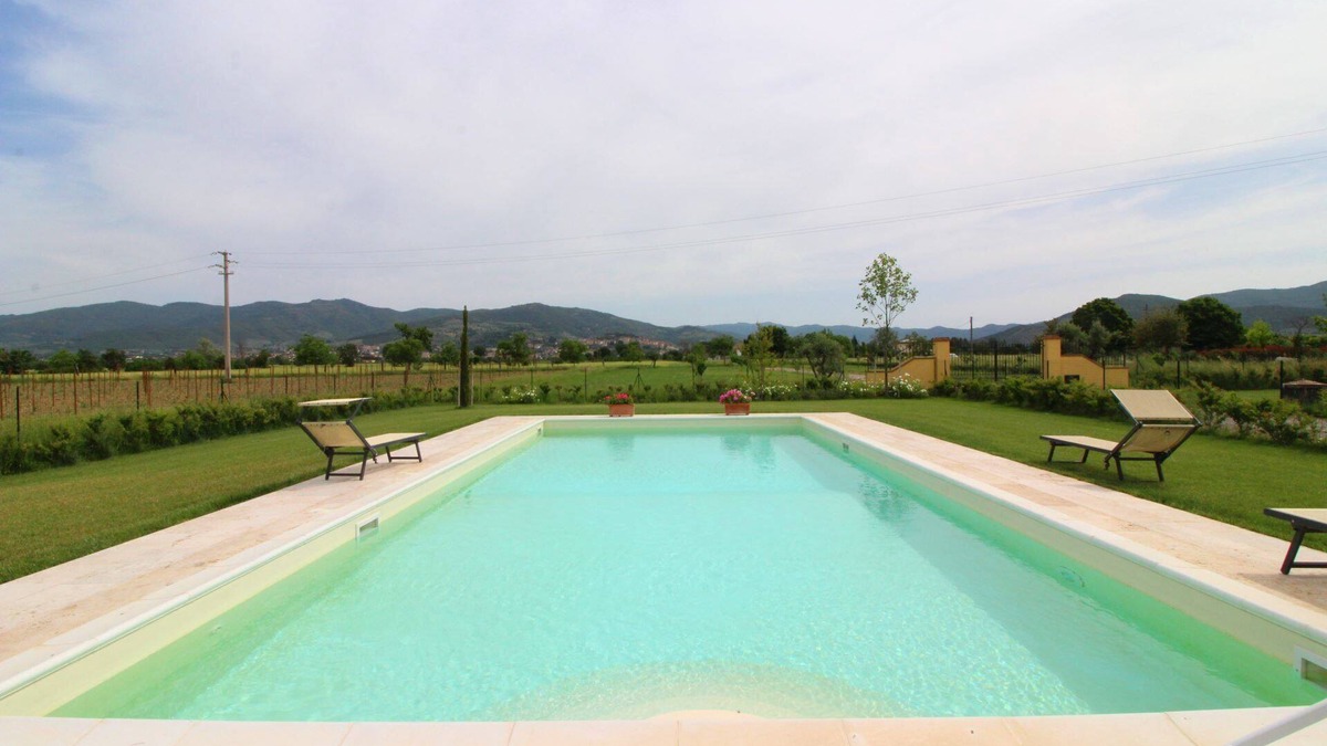 Le Piazze Villa | Wonderful private villa with WIFI, private pool, A/C, TV, balcony and pets allowed, close to Cor.