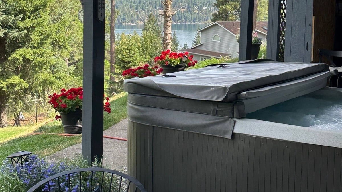 Hayden View Estates House | Wonderful 1-bedroom bungalow in Coeur d'Alene