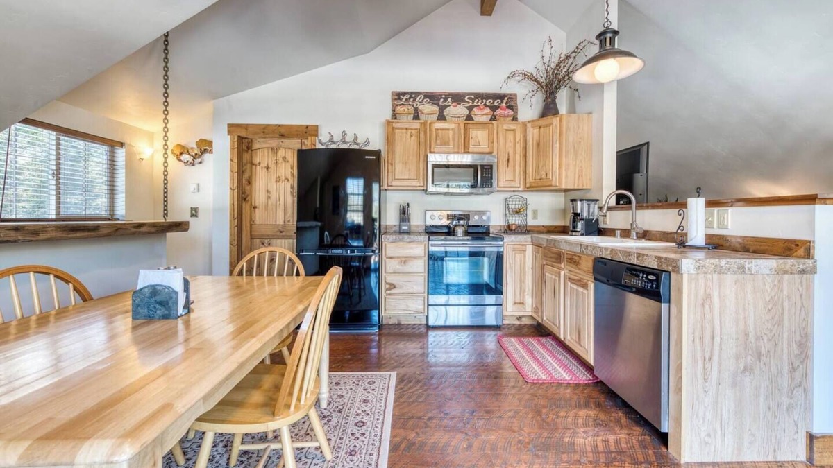 Conner Cabin | Wonderful 2 Bed 2 Bath Cabin on The Bitterroot River