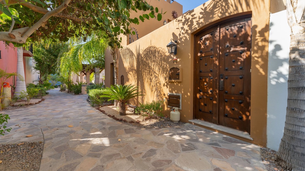 Nopolo House | Wonderful 2bedrooms home next to the community pool