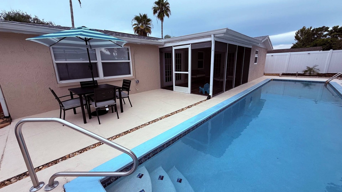 Regency Park House | Wonderful 3-bedroom house with Pool in Port Richey