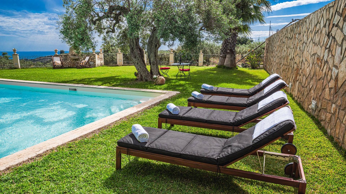 Ribera Villa | Wonderful ancient property surrounded by greenery with pool, 5 km from the beach
