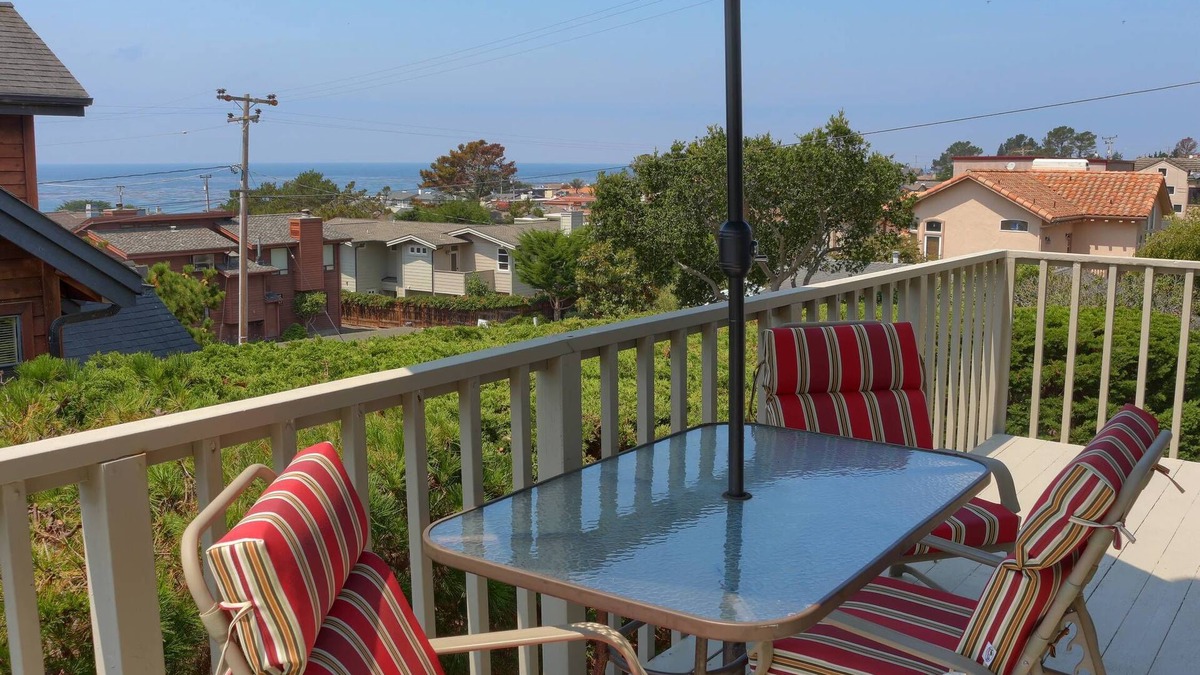 Marine Terrace House | Wonderful Cambria Oceanview Home Within Walking Distance to the Sea