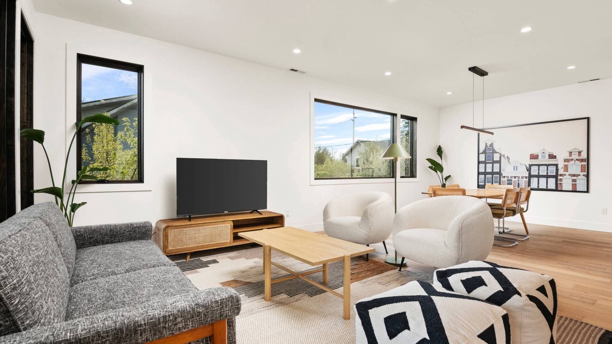 Boise House | Wonderful Custom New Construction, Open Floor Plan, Large Patio, Walk to Shopping, Drinks, and Food