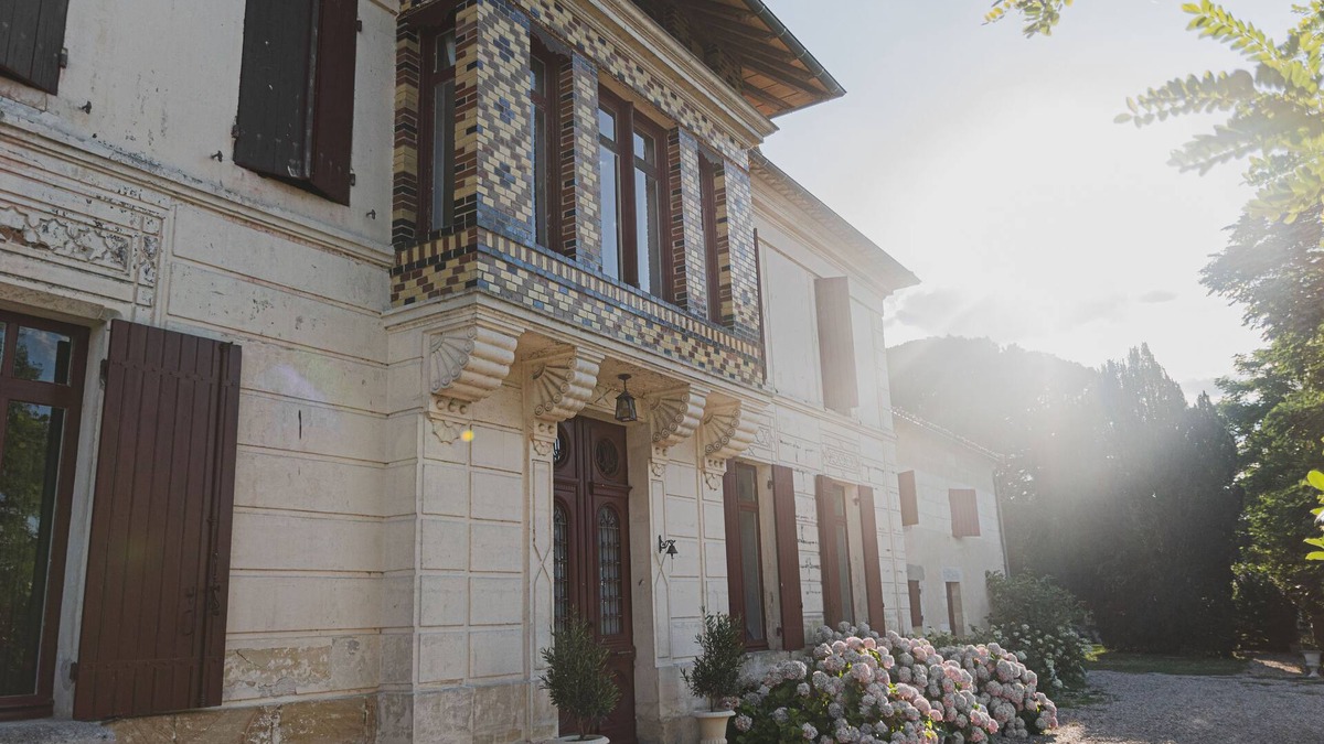 Eynesse House | Wonderful family house near the river