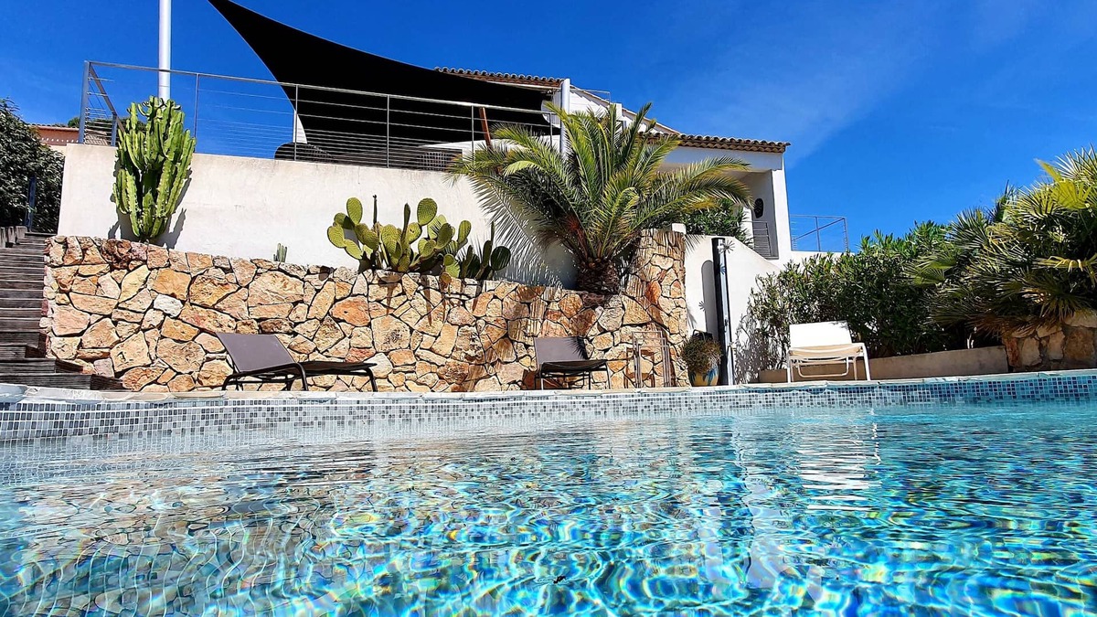 Les Issambres Villa | Wonderful Villa, Walking Distance To Beach, Heated Swimming Pool, Wifi, Aircon