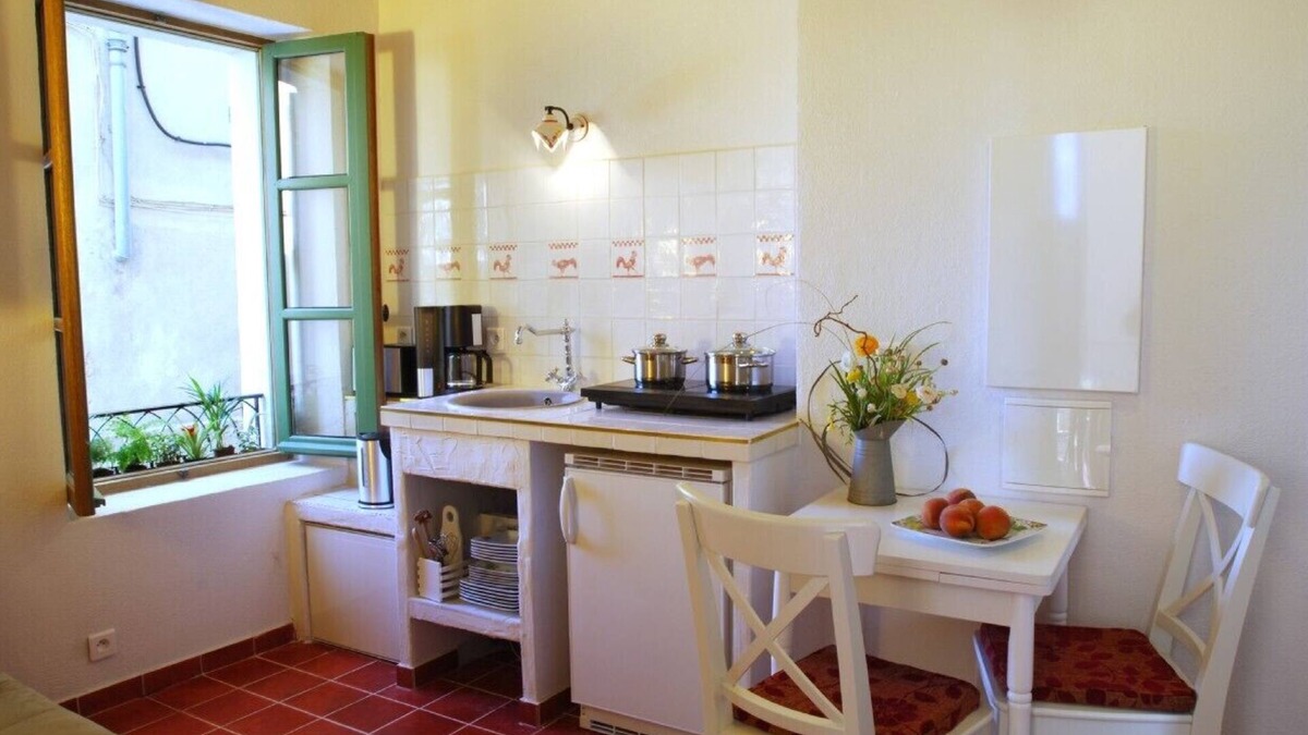 Biot Apartment | Wonderful holiday home in historic city centre