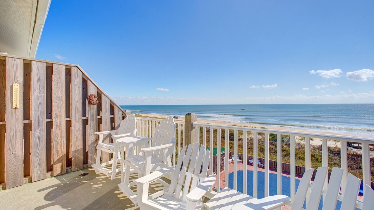 Hatteras Condo | Wonderful home in beachfront complex with pool & hot tub, central AC & deck