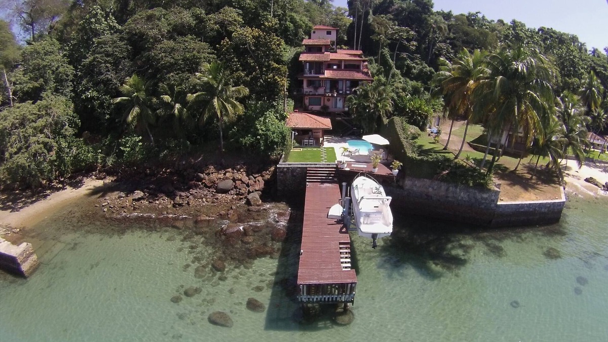 Vila Velha House | Wonderful house by the water in Angra dos Reis.