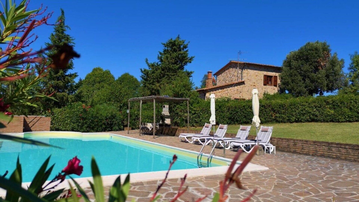 Pomarance Villa | Wonderful private villa with WIFI, private pool, A/C, TV, patio, pets allowed and panoramic view