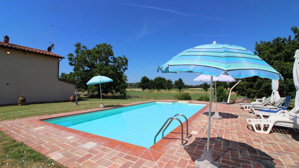 Marciano della Chiana Villa | Wonderful private villa for 9 people with WIFI, private pool, TV and pets allowed, close to Arezzo