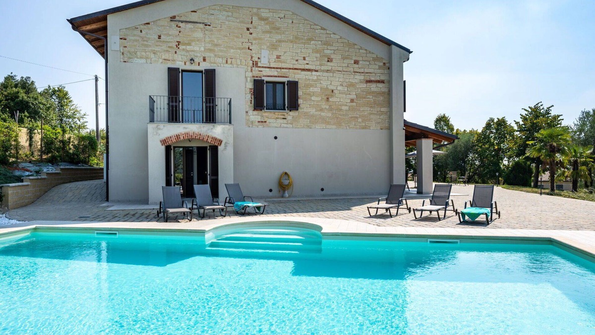 Ponzano Monferrato House | Wonderful private villa for 14 people with A/C, private pool, WIFI, TV and terrace