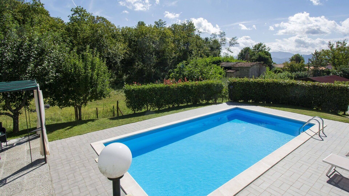 Villa Collemandina Villa | Wonderful private villa for 7 people with private pool, WIFI, TV, patio and pets allowed