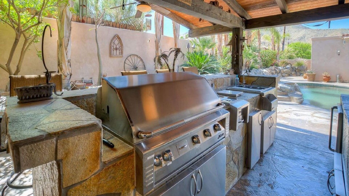 Palm Desert House | Wonderful Palm Desert Location next to El Paseo Shopping and Dining District