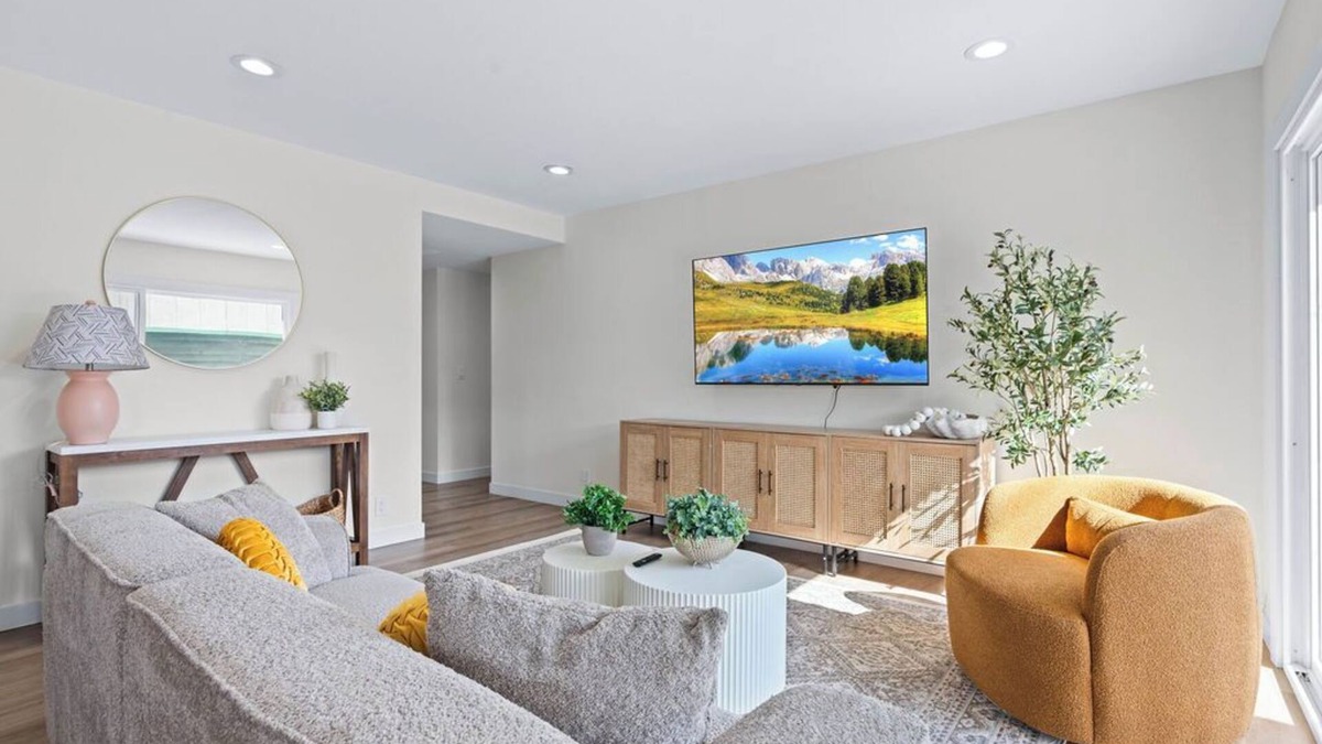 Hawthorne House | Wonderful Pool Home Next to SOFI, Intuit, LAX, KIA