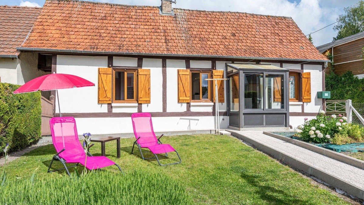 Mesnieres-en-Bray House | Wonderful private villa for 4 guests with WIFI, TV, terrace and pets allowed