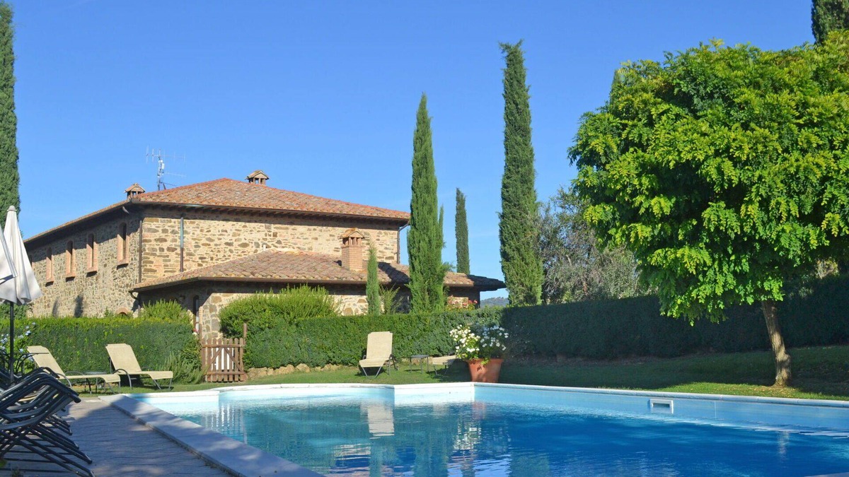 Montenero Villa | Wonderful private villa for 16 people with A/C, WIFI, private pool, TV, patio and pets allowed